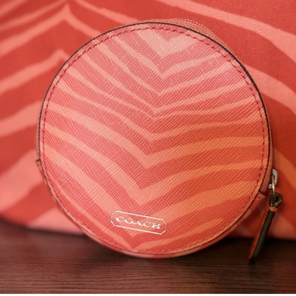 COACH Signature Devin Zebra Print Orange Coral Tote F24022 & Wallet/coin/scarf! - Picture 6 of 16